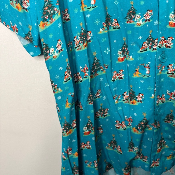 NEW! Mens Santa Mickey Mouse and Friends Holiday Woven Shirt - Picture 8 of 11